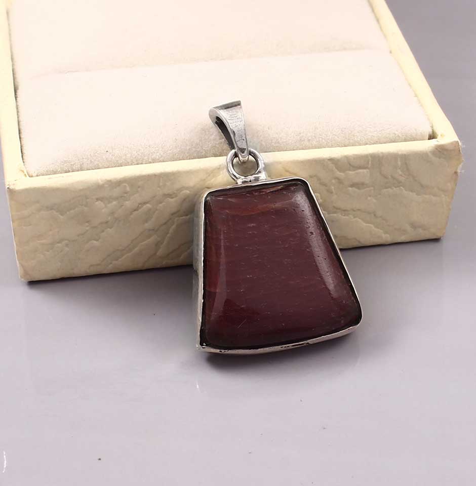 bohemian_natural_ruby_pendant_1667279944
